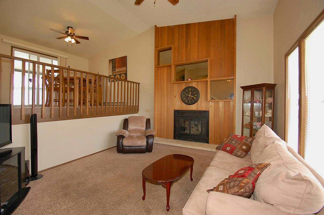 4615 N Larch - Photo 4