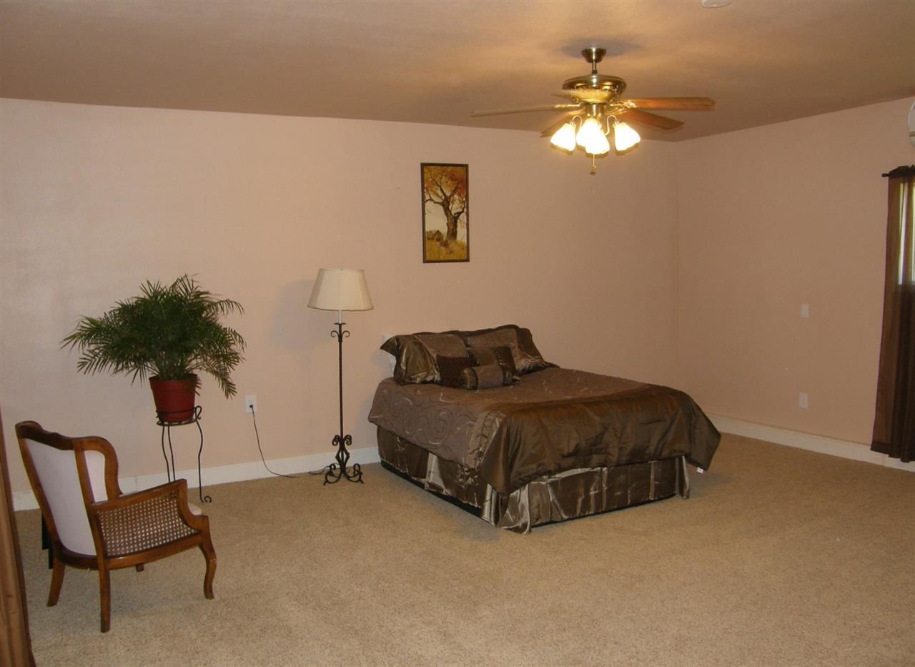 11404 N Guinevere Dr - Photo 4