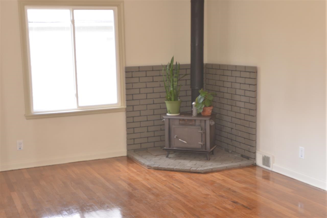 1419 E Thurston Ave - Photo 4