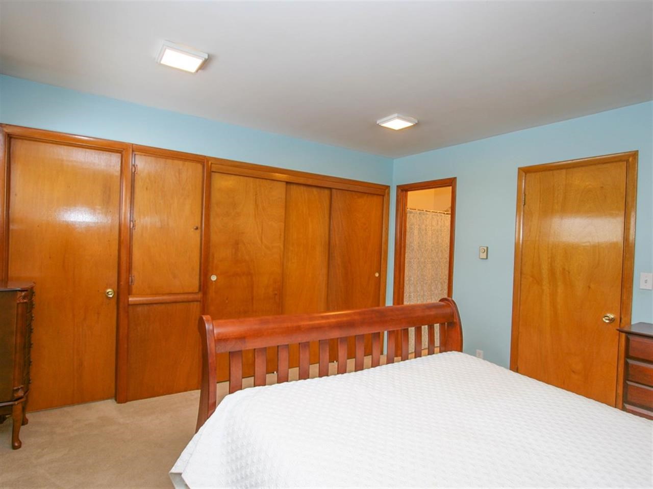 5731 N E St - Photo 11