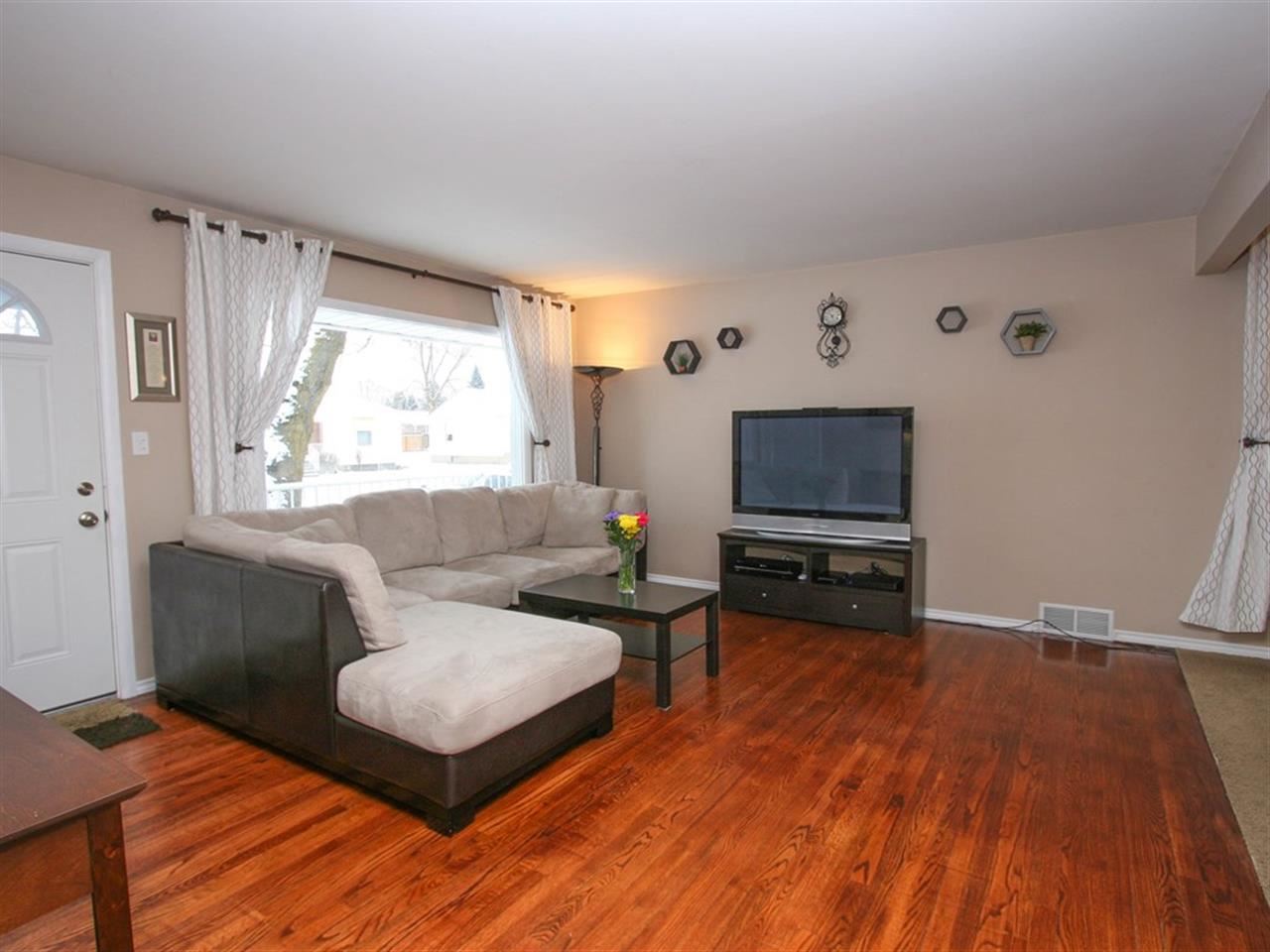 5731 N E St - Photo 3