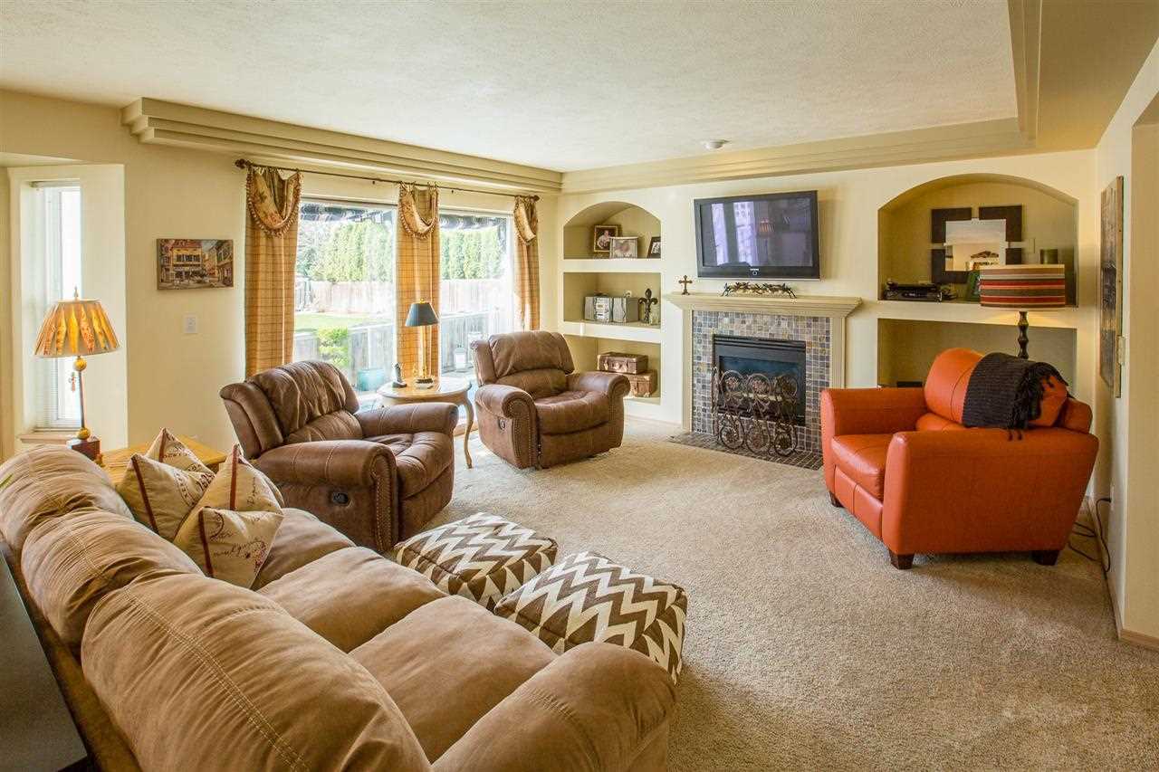 15806 E 17th - Photo 5