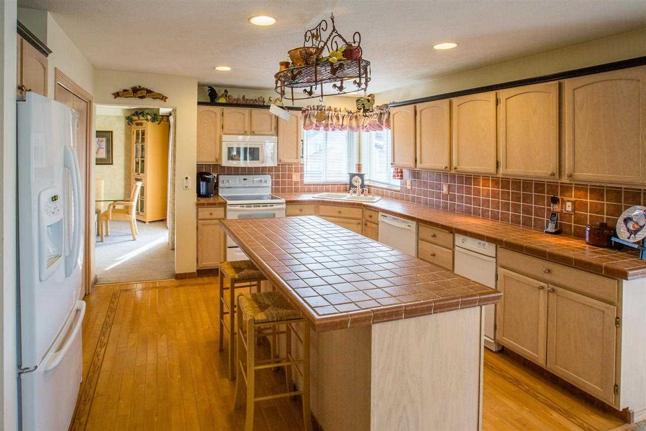 15806 E 17th - Photo 6