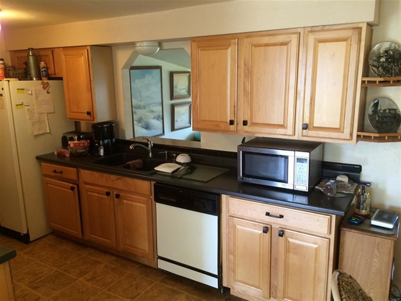 18111 E Riverway Ave - Photo 3