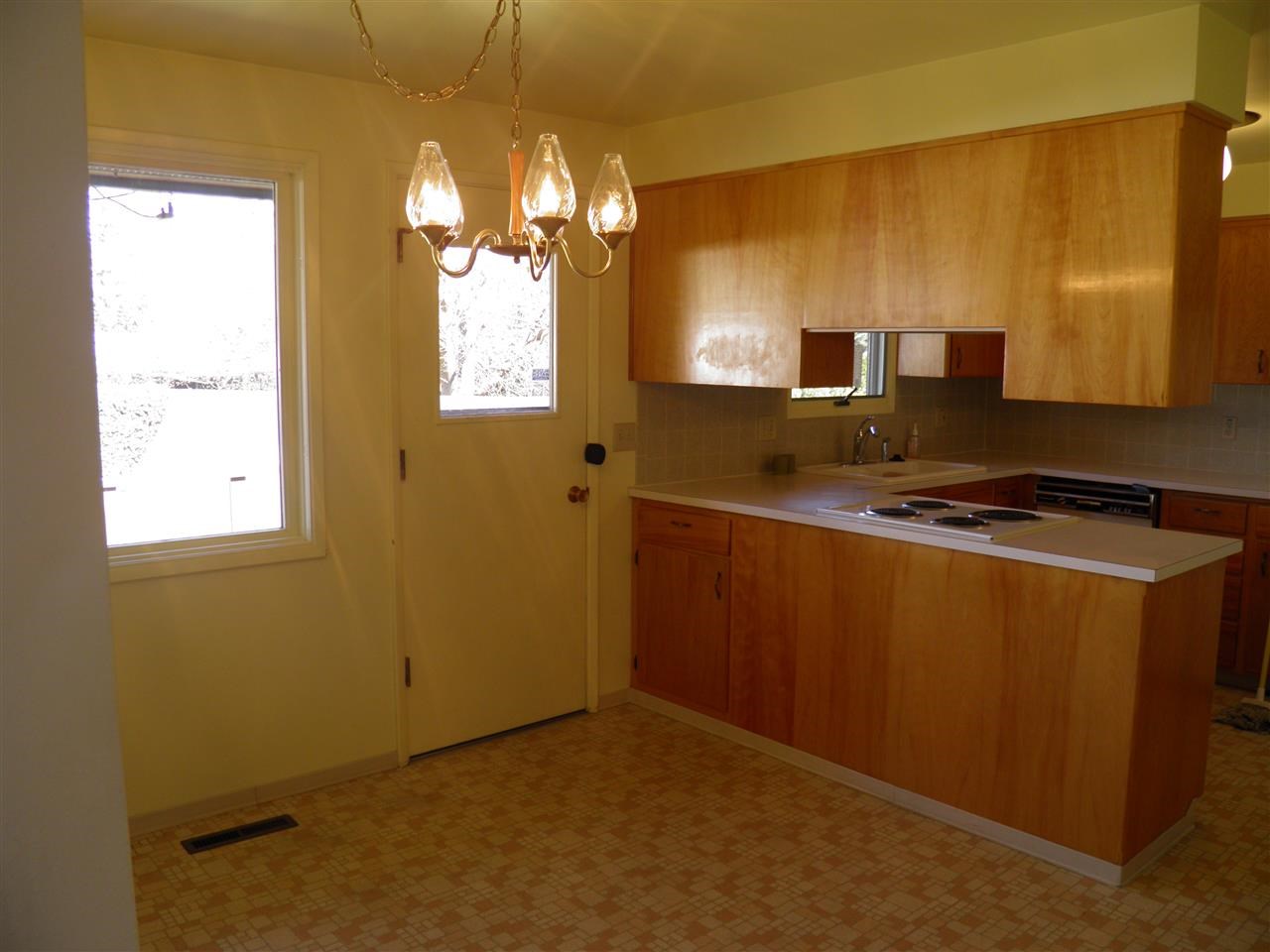 2621 E 38th Ave - Photo 6
