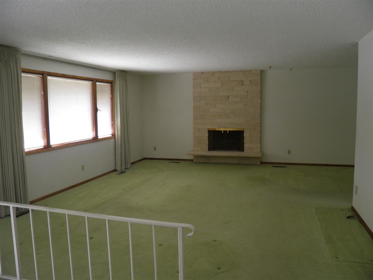 2621 E 38th Ave - Photo 9
