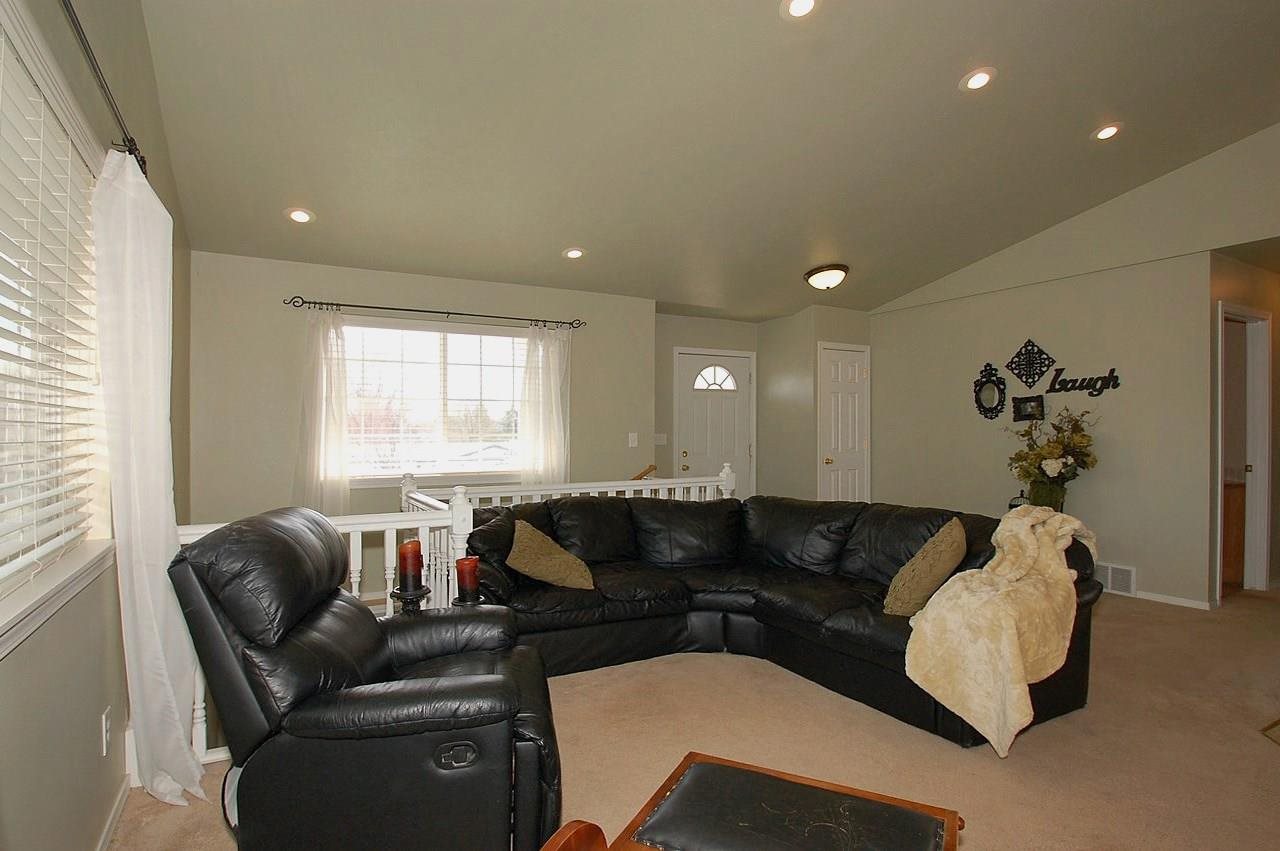 3435 E Courtland - Photo 2