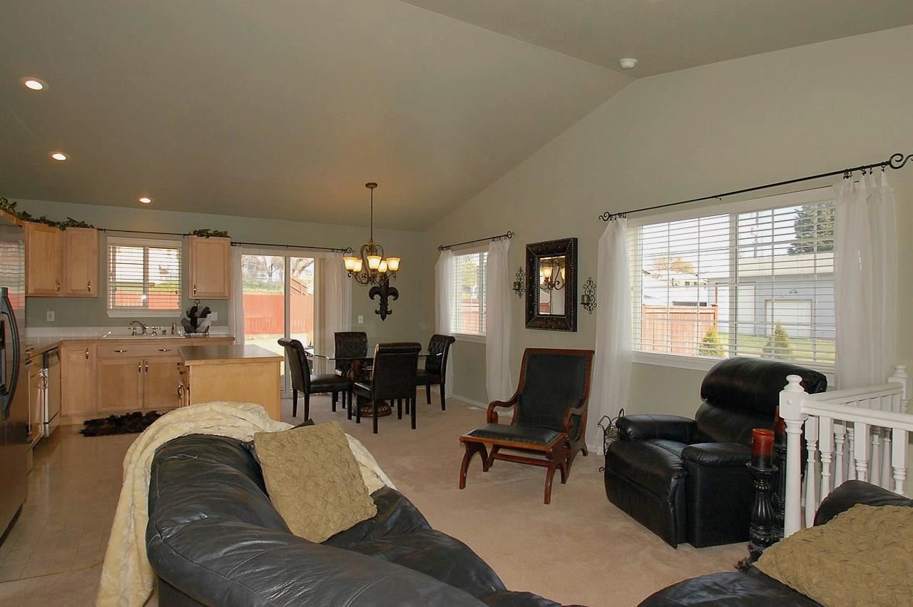 3435 E Courtland - Photo 3