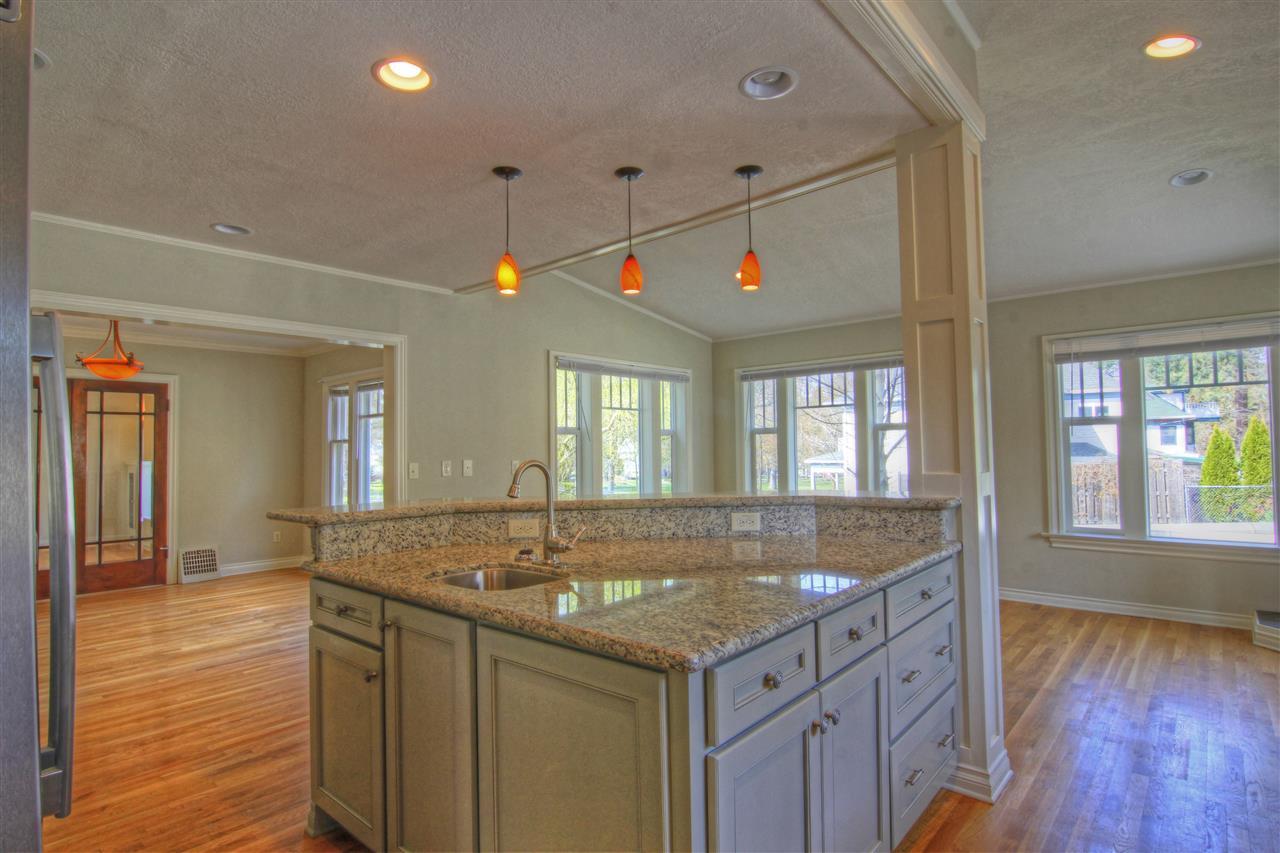 2403 S Manito Blvd - Photo 13