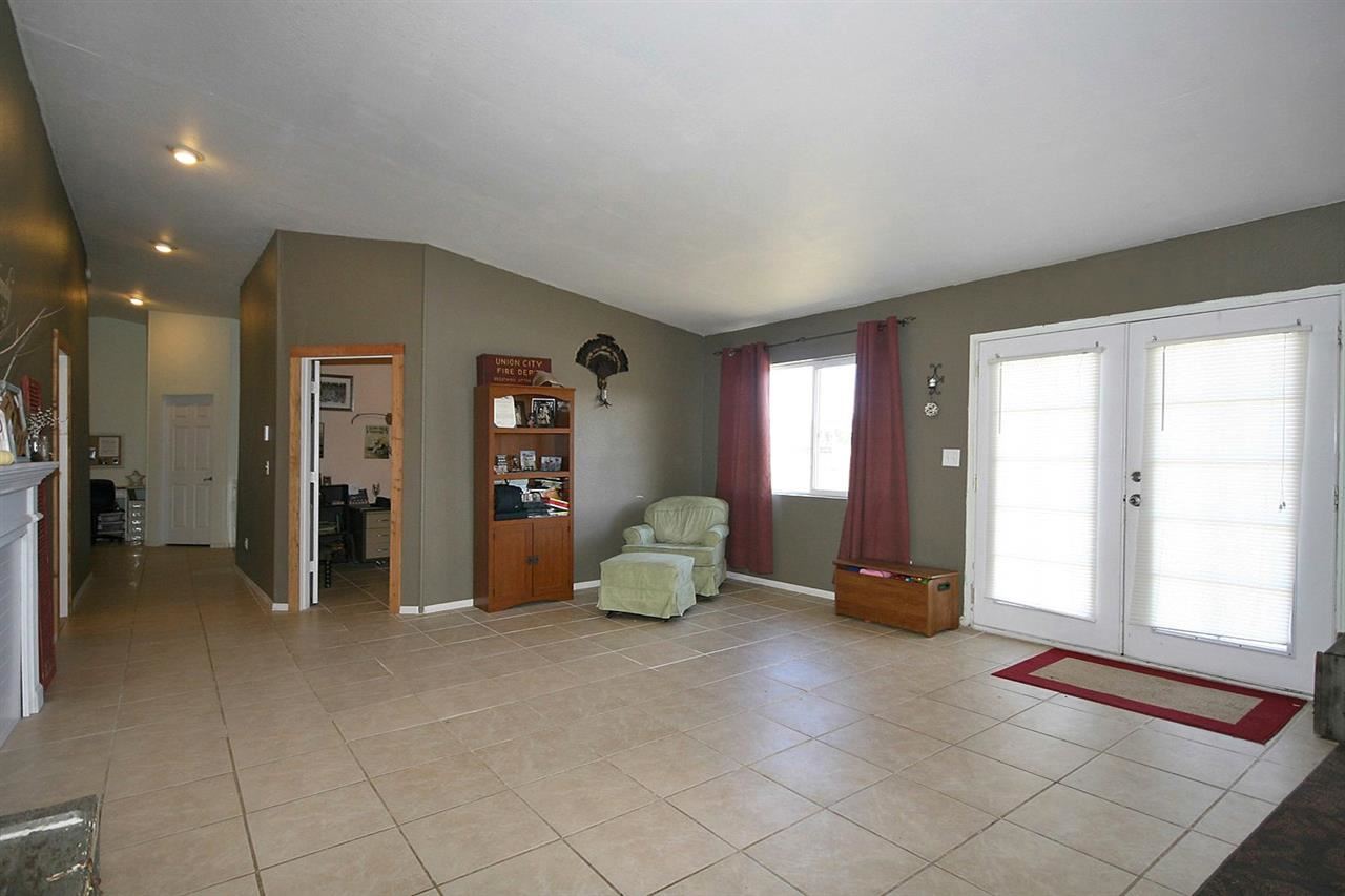 33109 N Elk-Chattaroy Rd - Photo 2