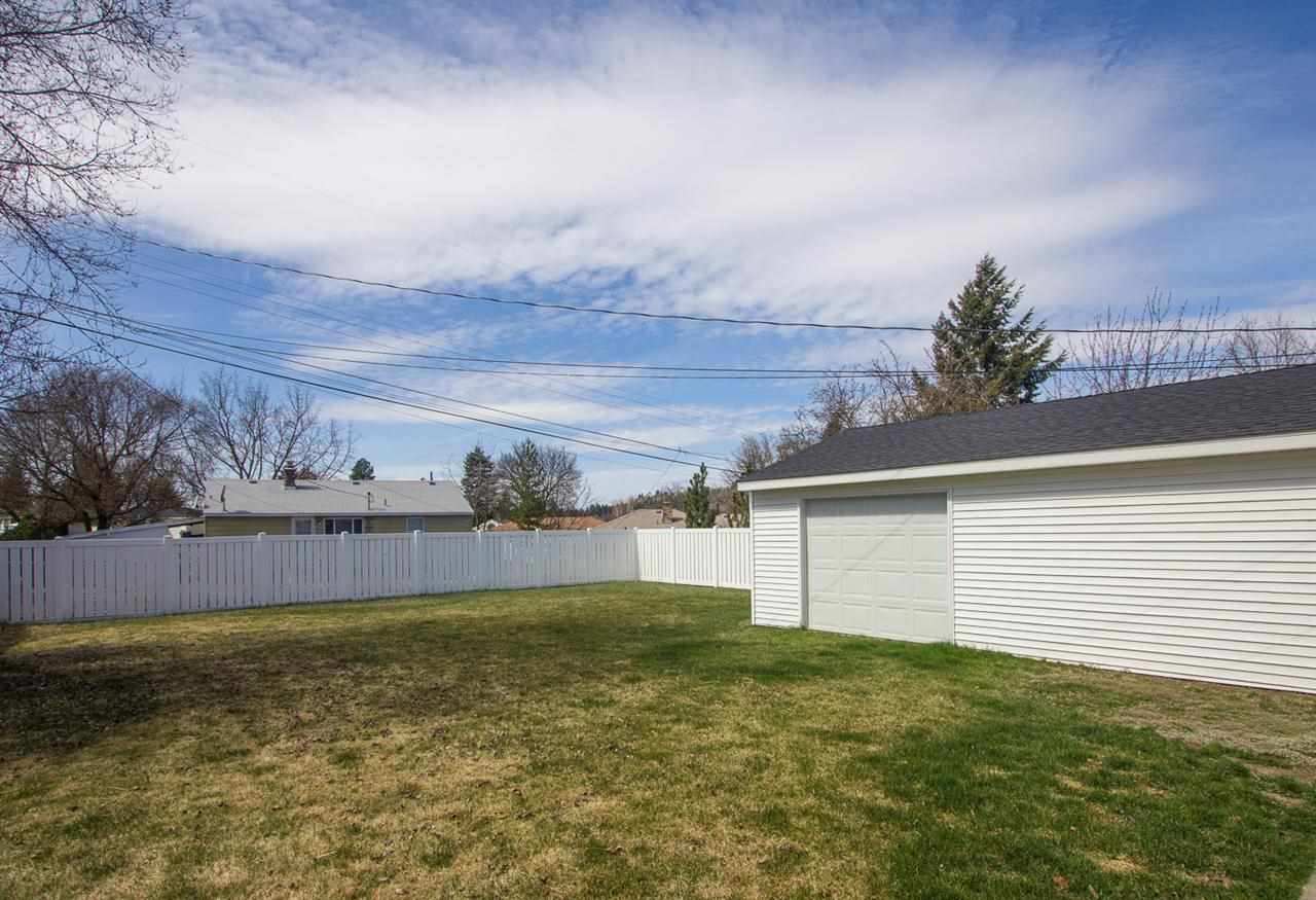 6011 N Elm St - Photo 11