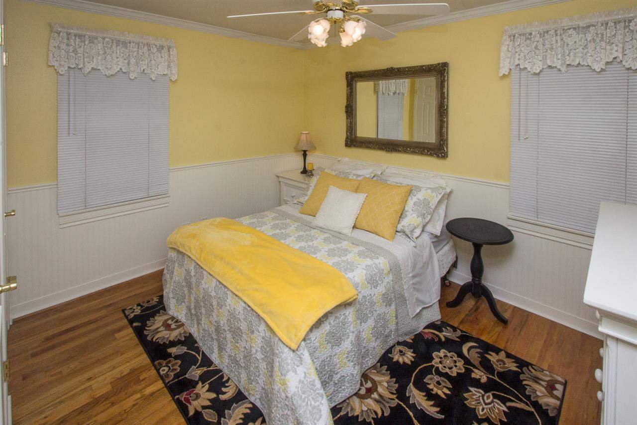 6011 N Elm St - Photo 6