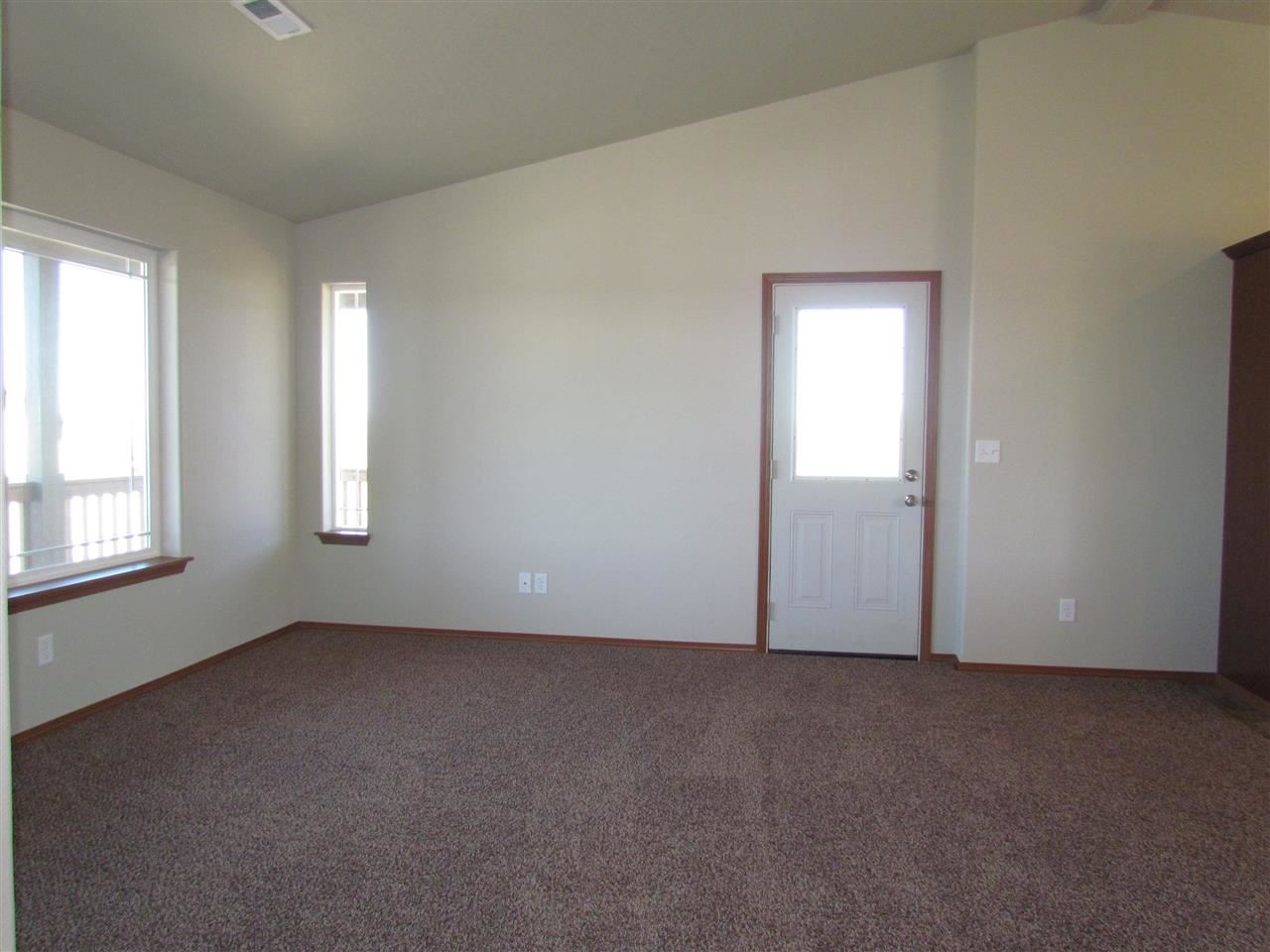 1116 N Courtney Ct - Photo 5