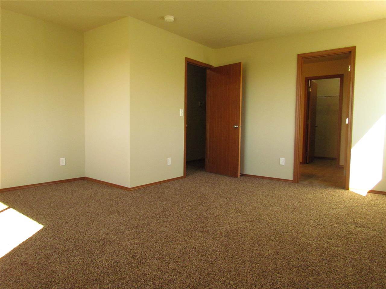 1116 N Courtney Ct - Photo 9