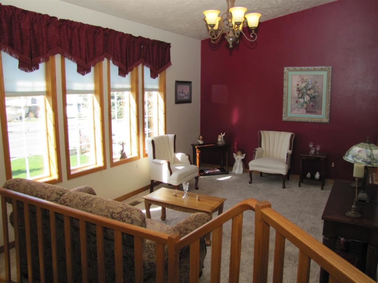 1515 Ridgeview Dr - Photo 4