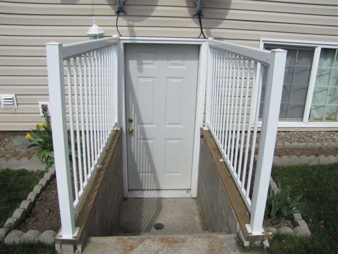 1515 Ridgeview Dr - Photo 8