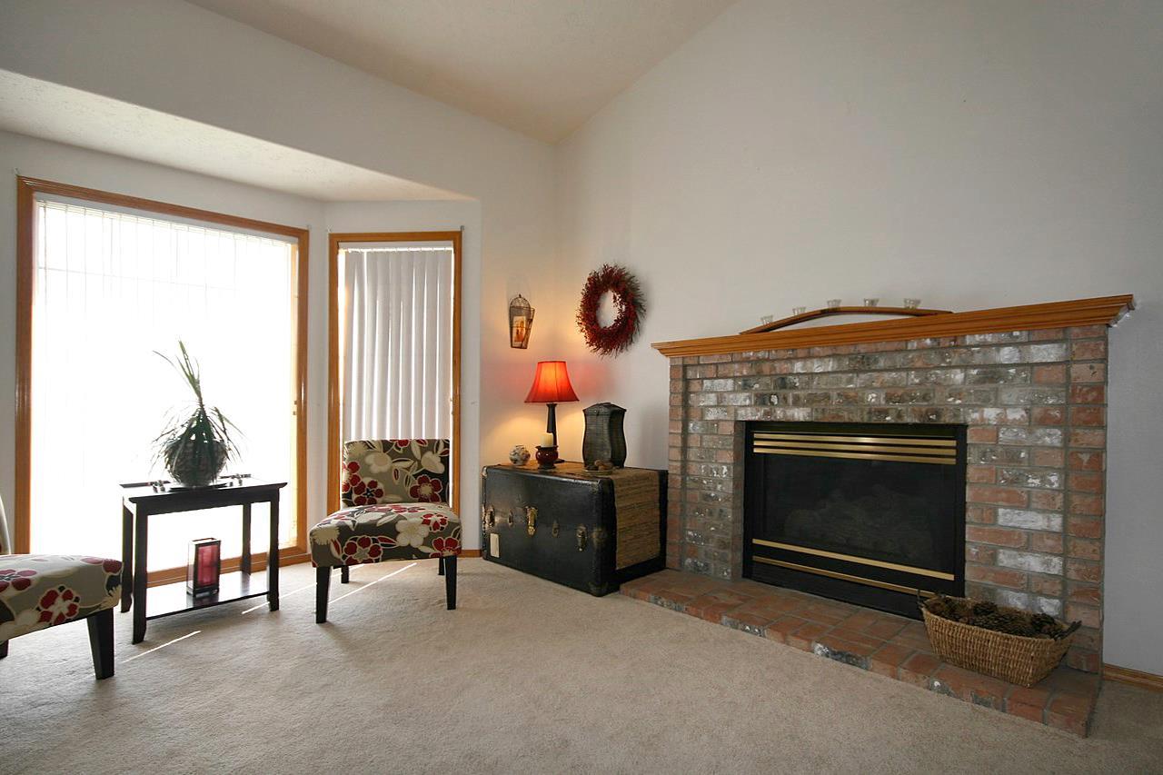 513 E PIPER GLEN Ct - Photo 3