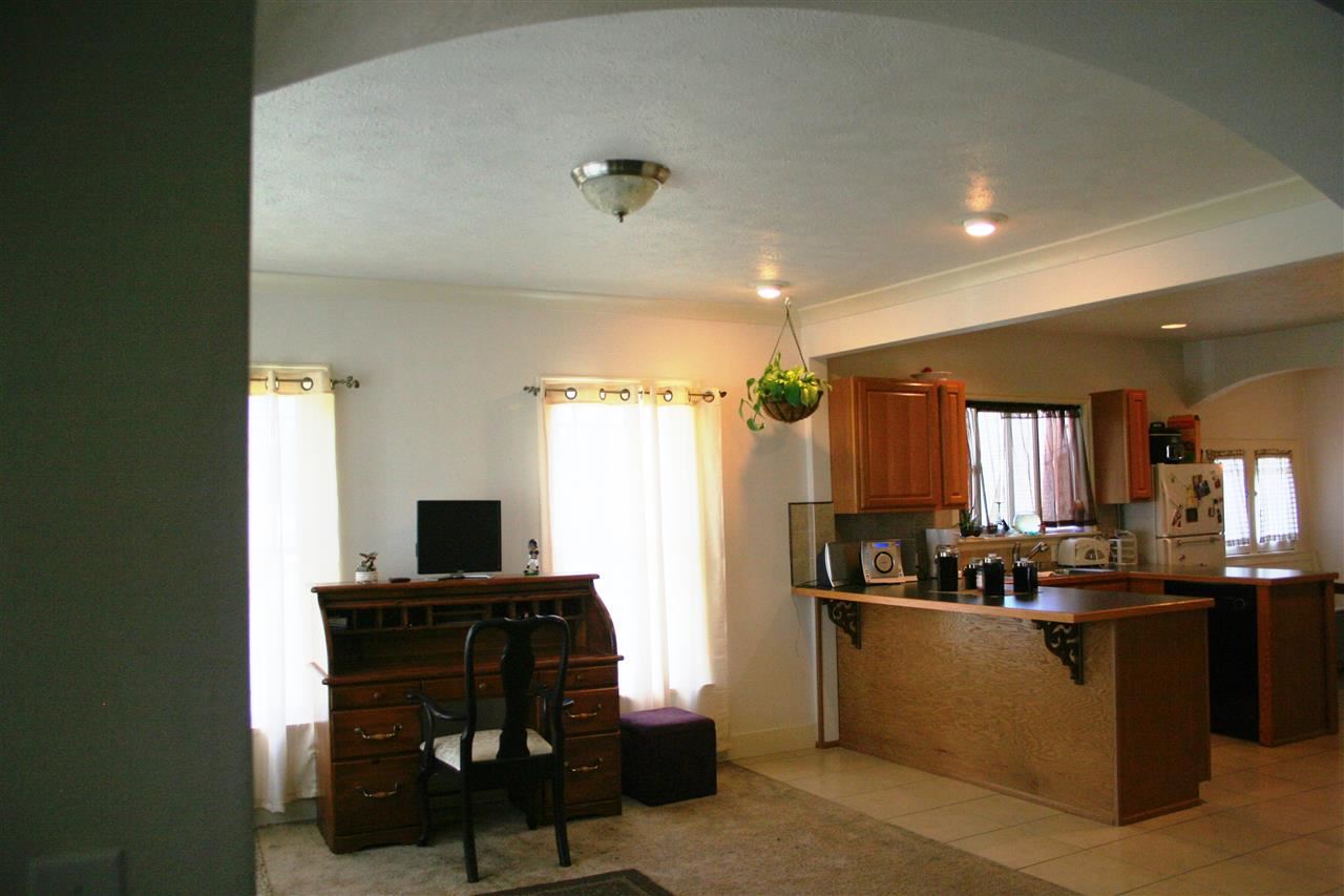 6418 E 8th Ave - Photo 4