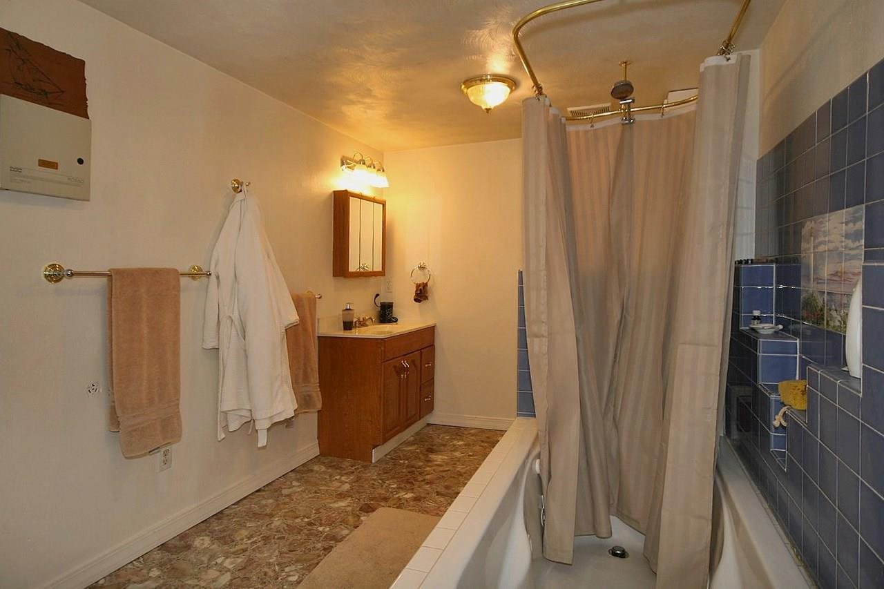 12913 N East Newman Lake Dr - Photo 11