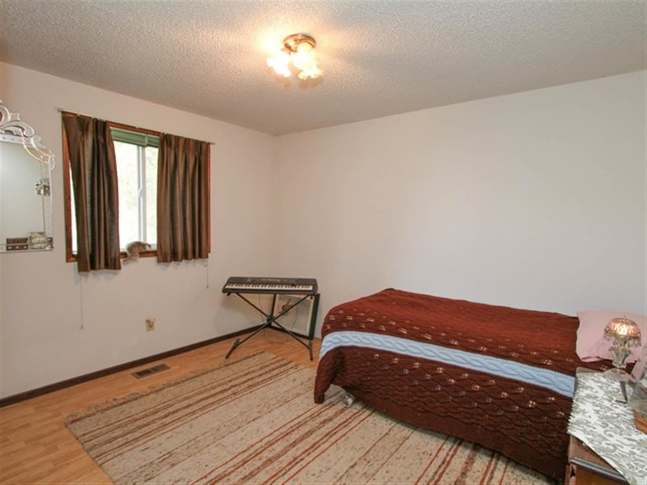 26007 E Wabash Ave - Photo 11