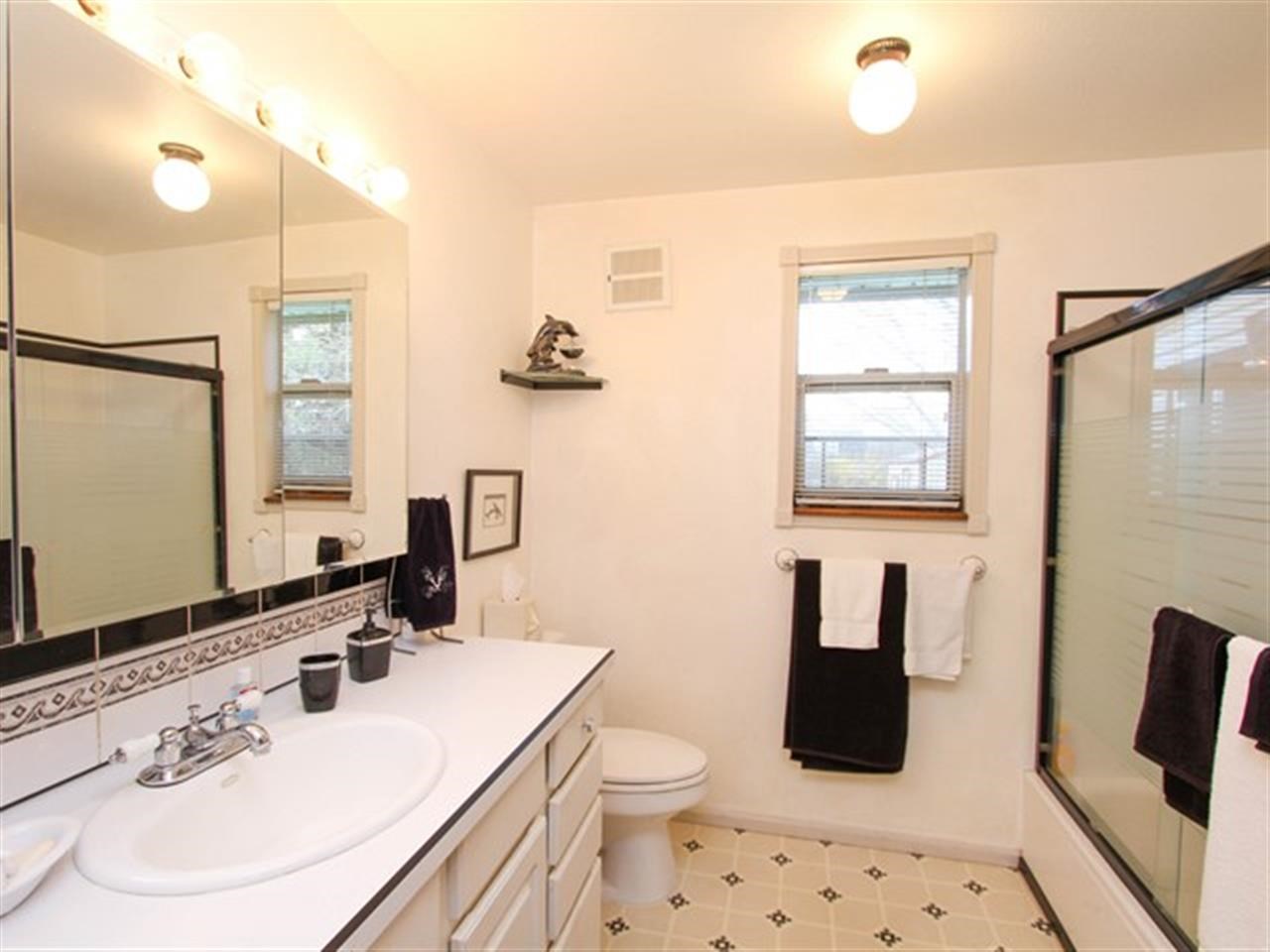 26007 E Wabash Ave - Photo 10