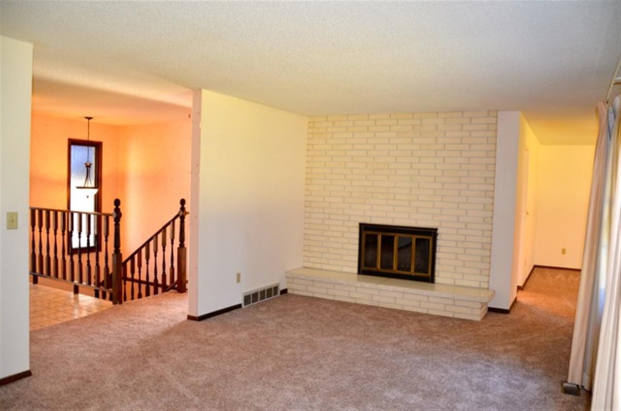 11012 E 46th Ave - Photo 5