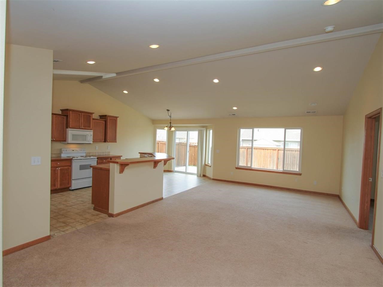 1633 E Beacon Ln - Photo 4