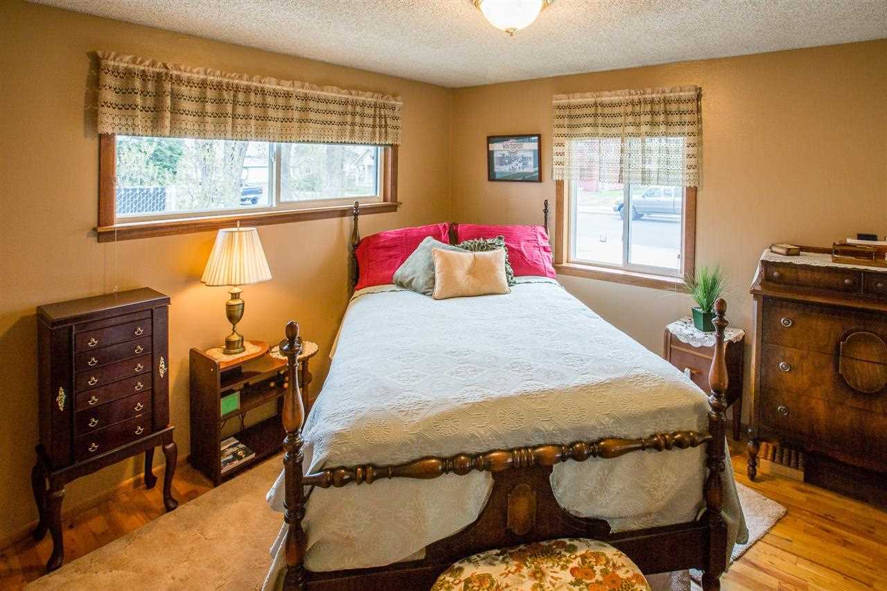 1115 E Sanson Ave - Photo 9