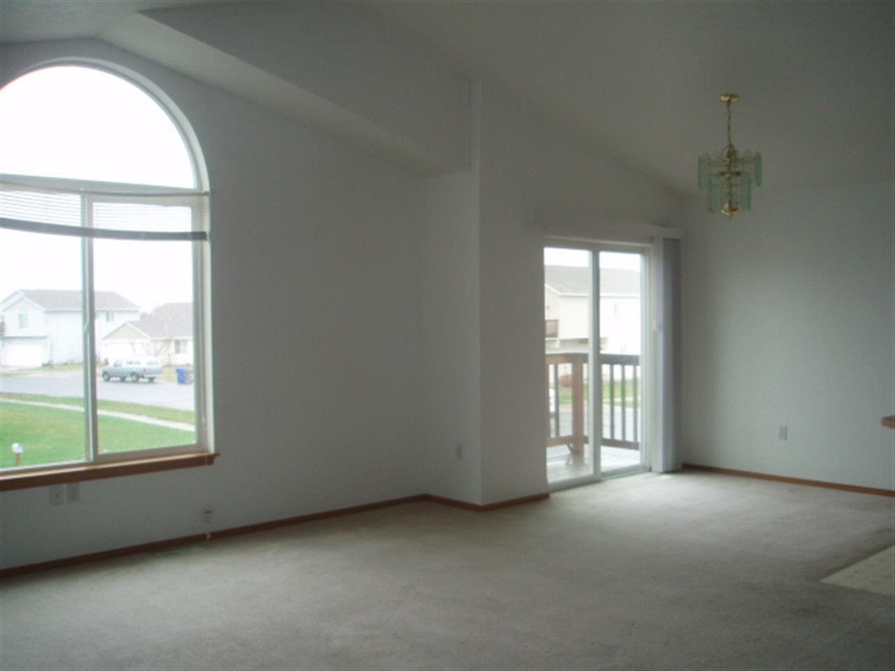 1033 S Aspen Pl - Photo 4