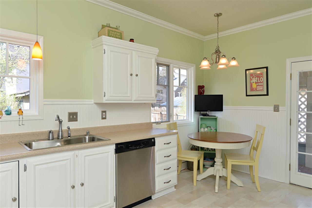 1212 S Jefferson St - Photo 8