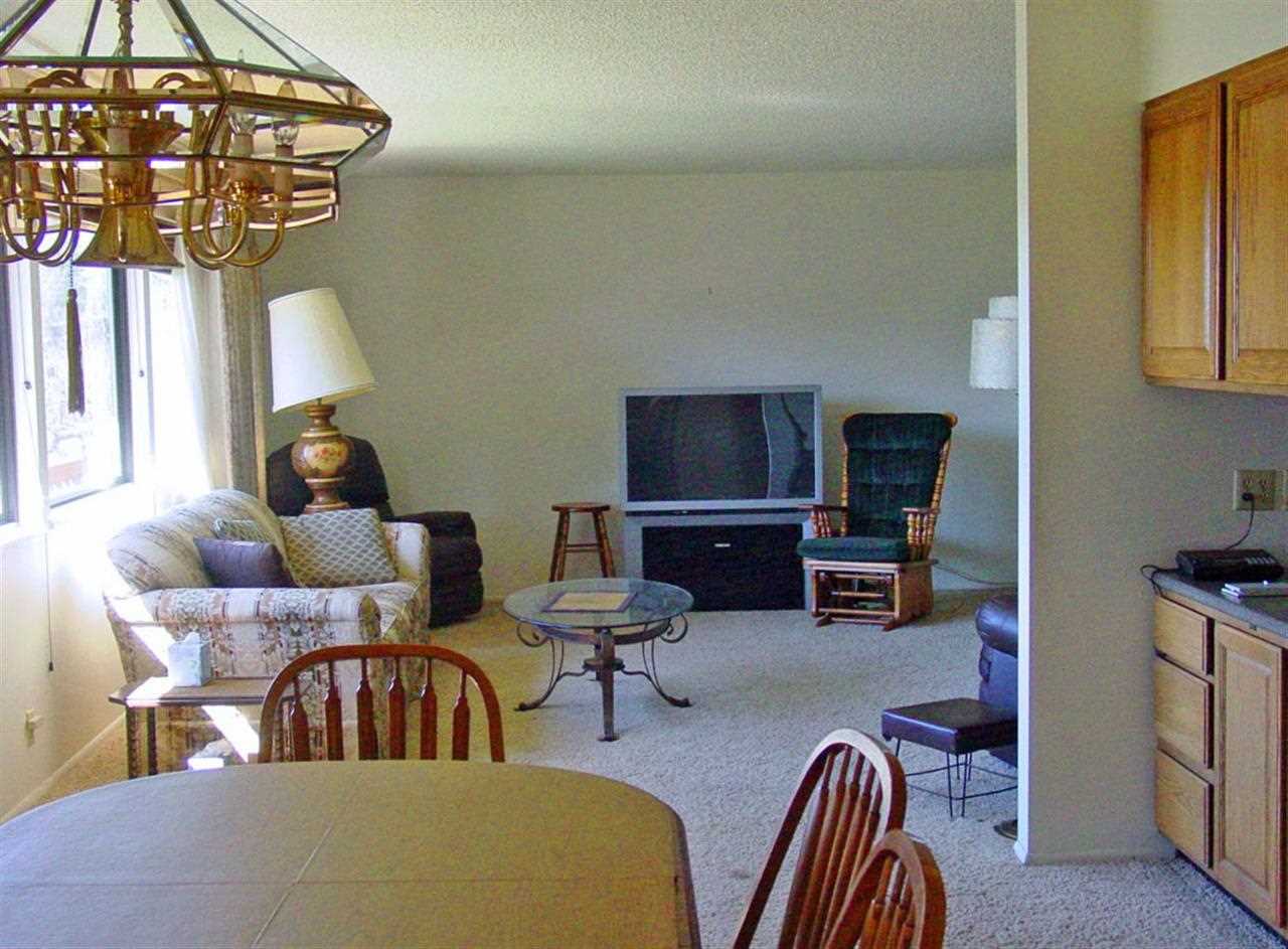 851 N Oak St - Photo 3