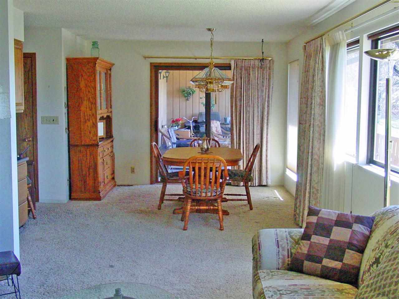 851 N Oak St - Photo 5