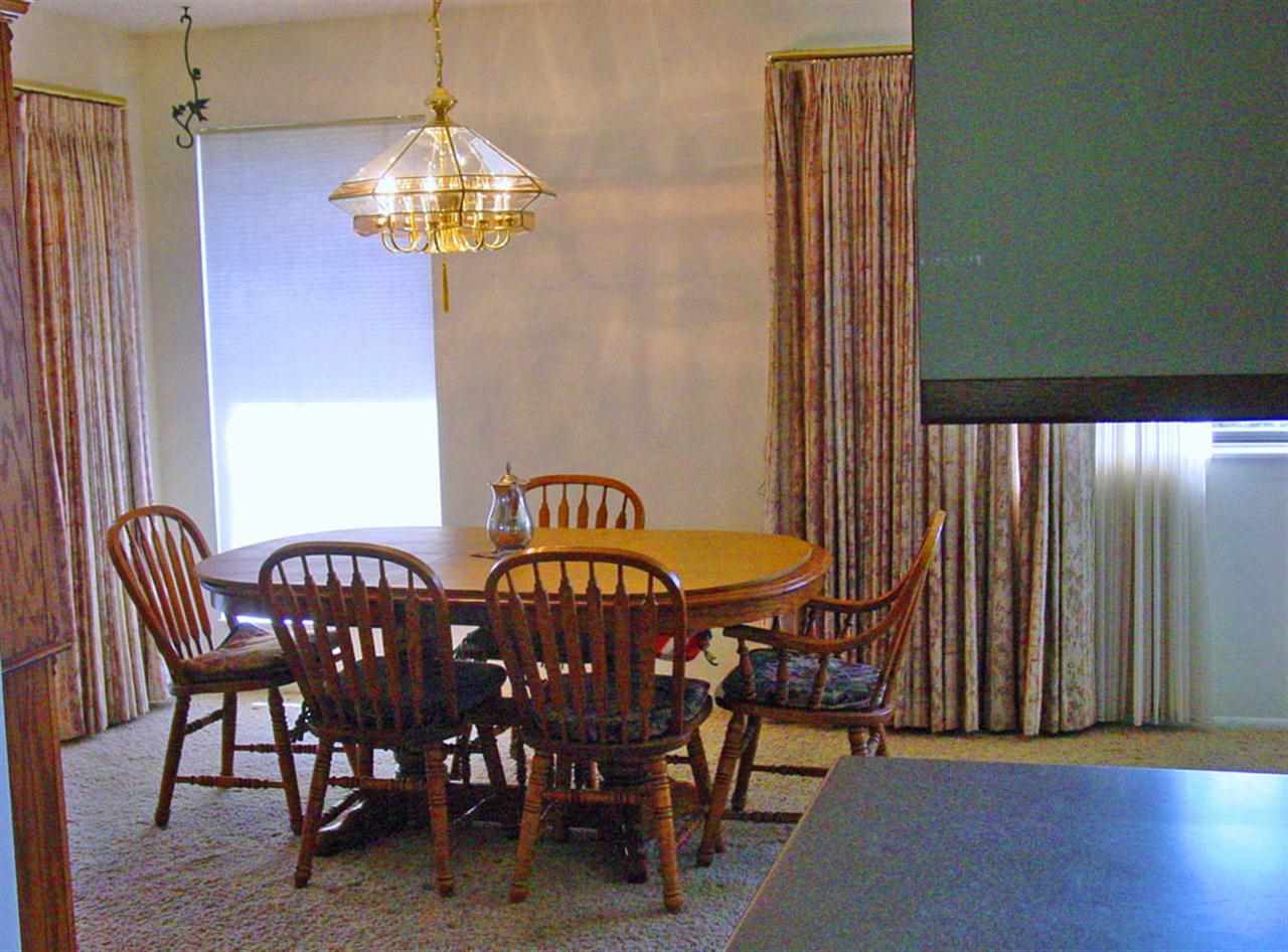 851 N Oak St - Photo 9