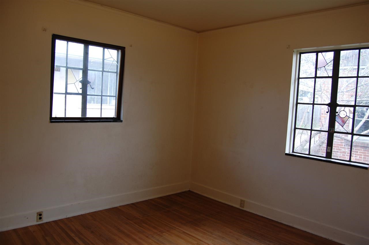 547 E Bridgeport Ave - Photo 8