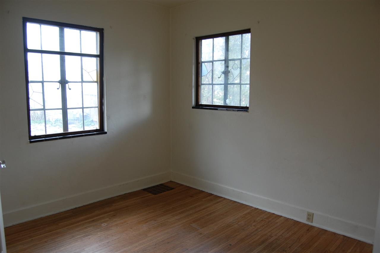 547 E Bridgeport Ave - Photo 9