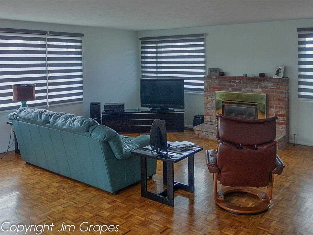 7011 N G St - Photo 11