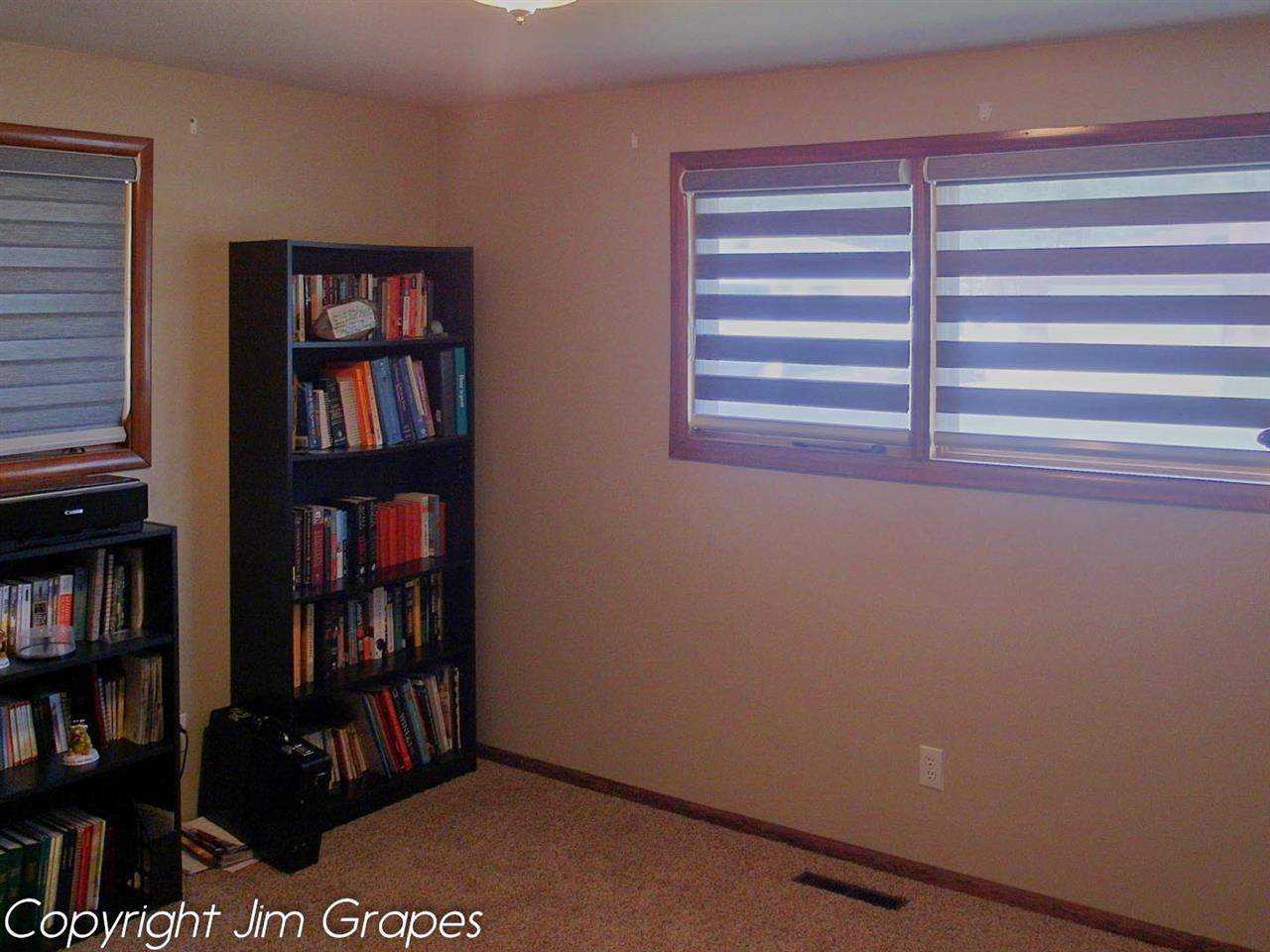 7011 N G St - Photo 14