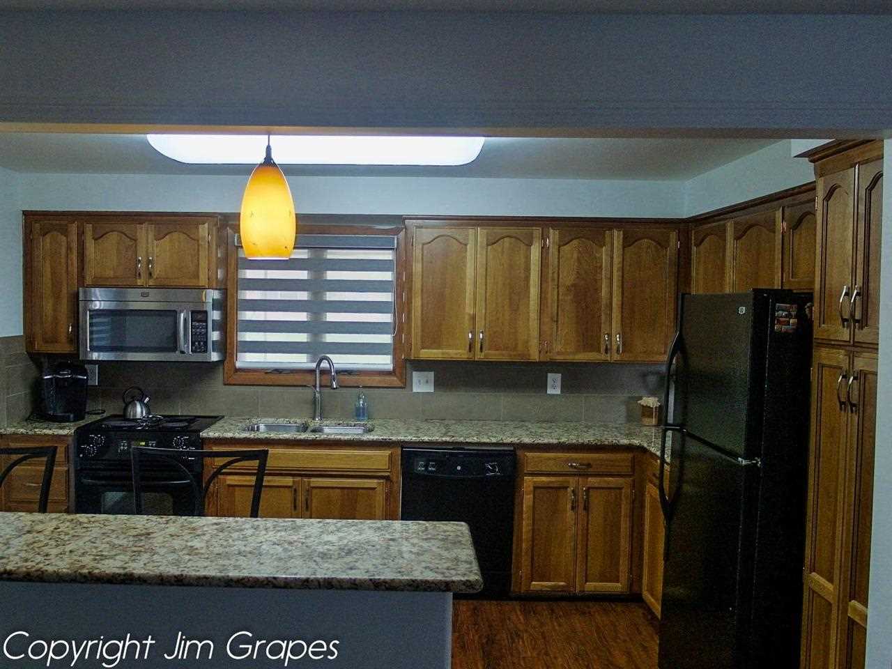 7011 N G St - Photo 4