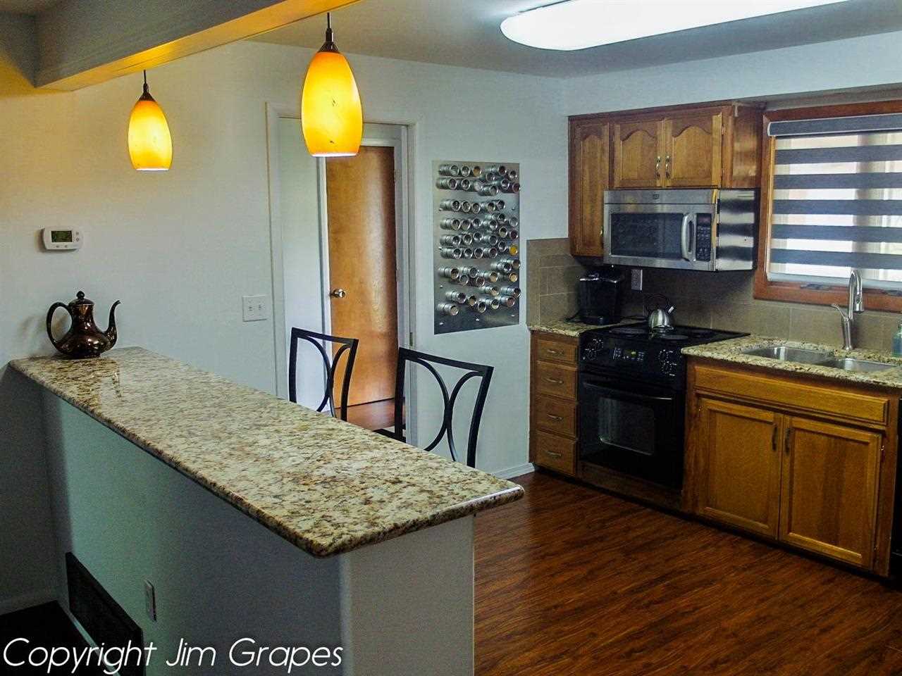 7011 N G St - Photo 5