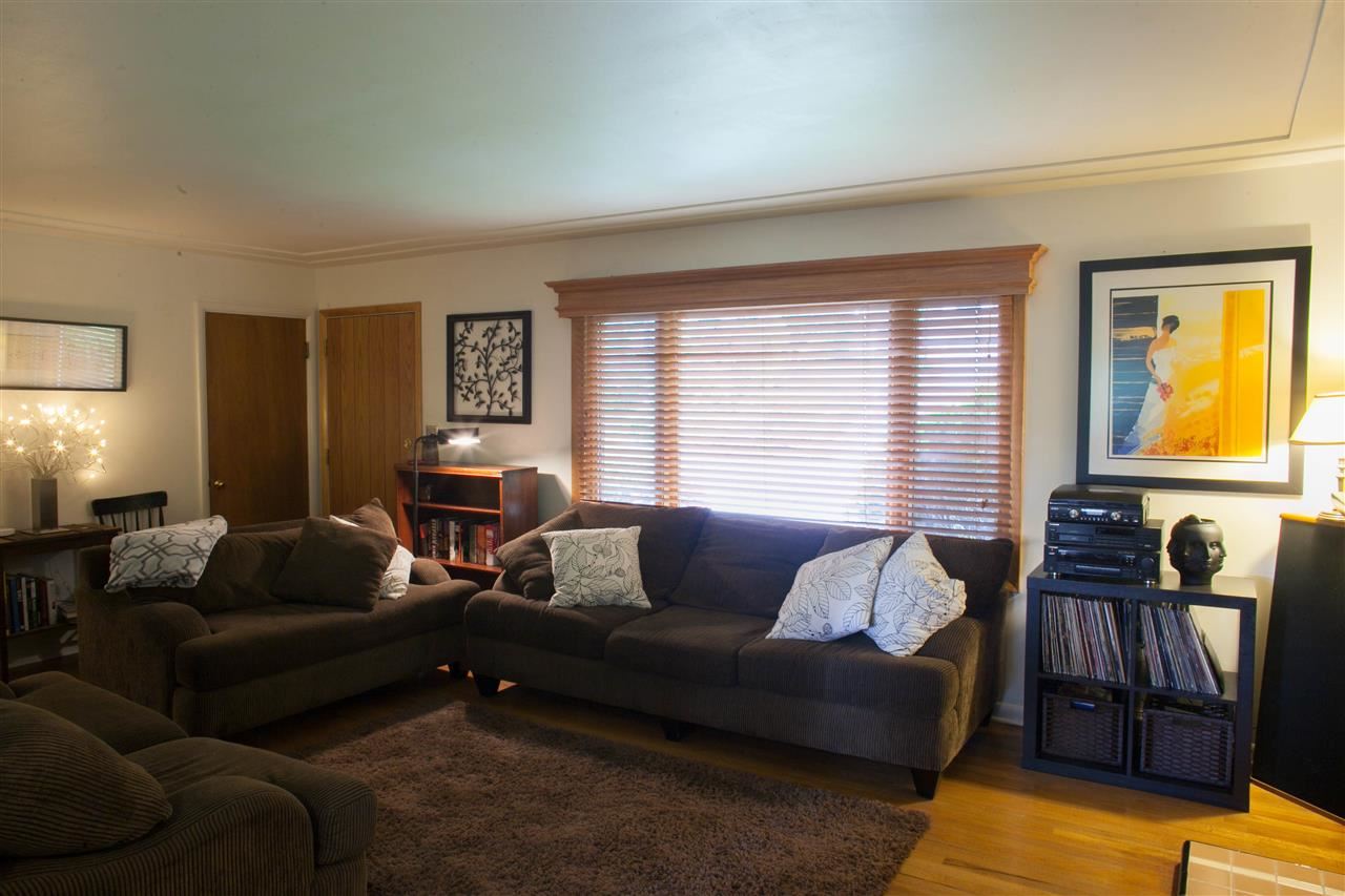 4733 N Greenwood Blvd - Photo 3
