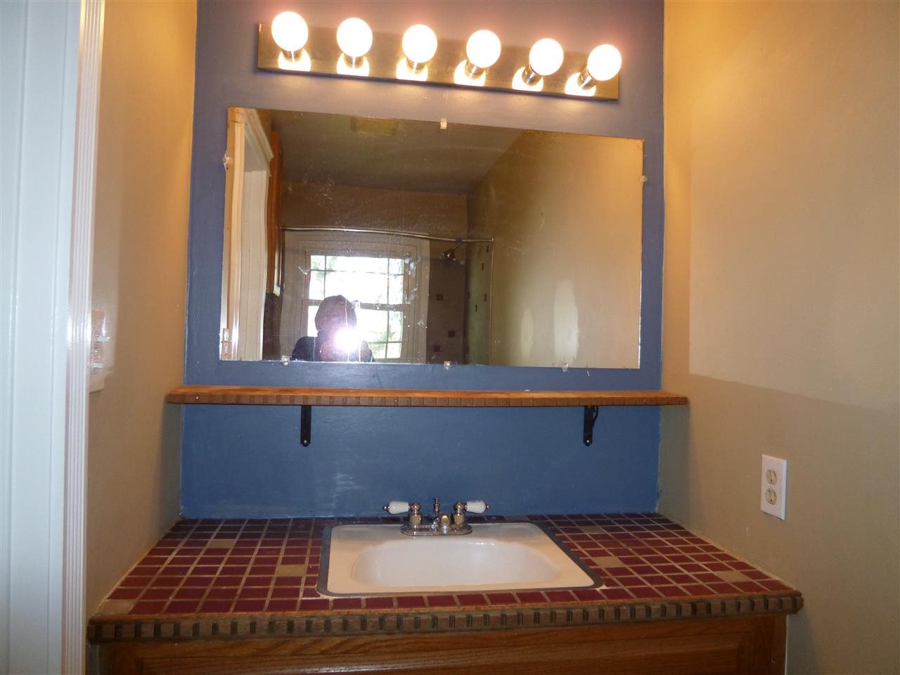 3911 E 8th Ave. - Photo 5