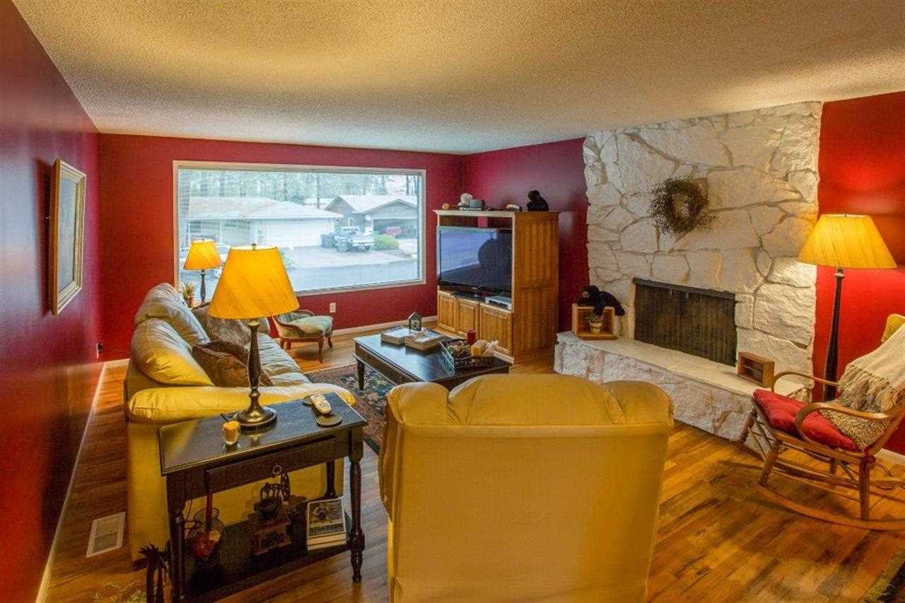 104 E Salmon - Photo 4