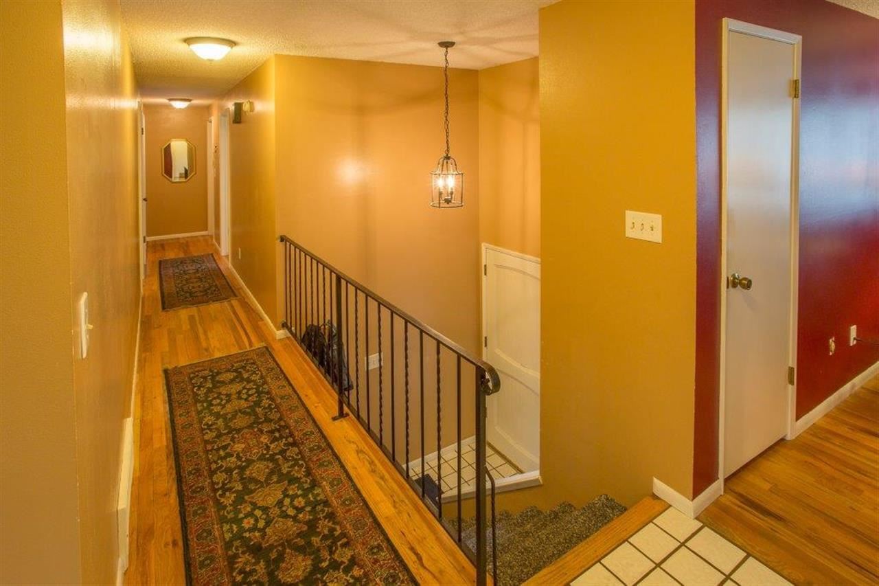 104 E Salmon - Photo 9