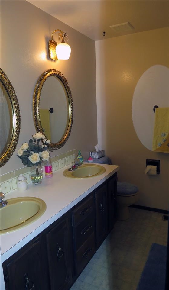 424 W Alderwood Ave - Photo 11