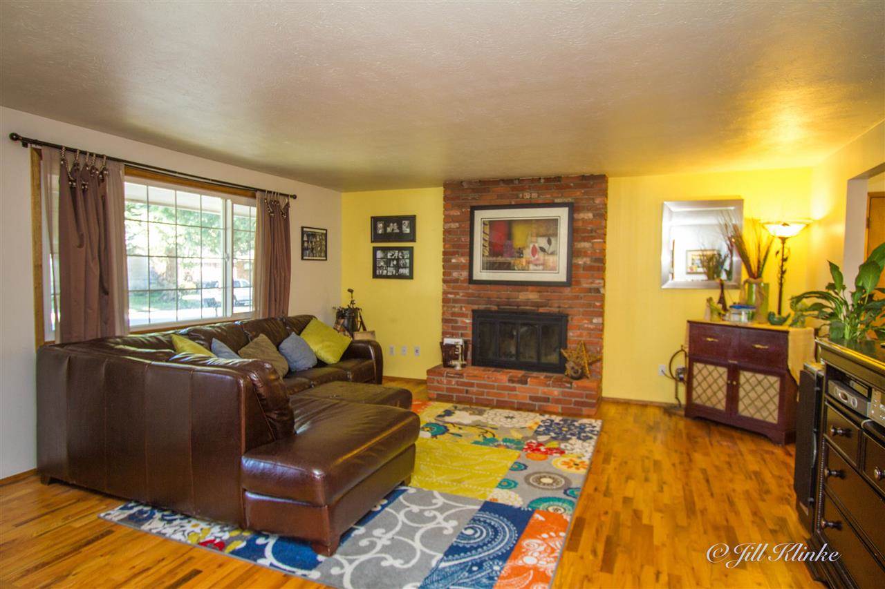 408 W MAXINE Ave - Photo 2