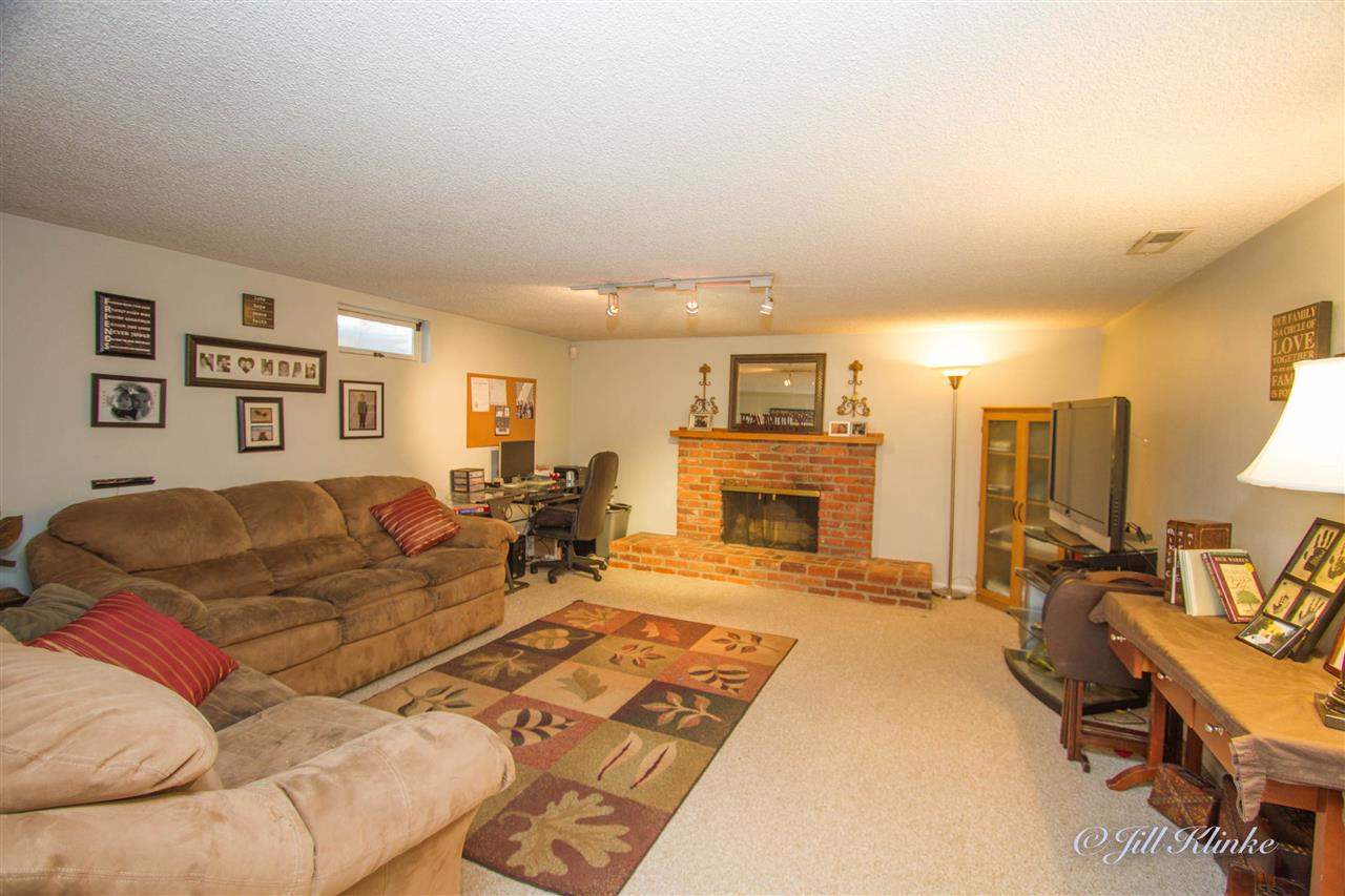 408 W MAXINE Ave - Photo 9