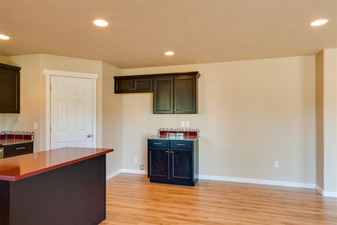 5804 S Freya St - Photo 4