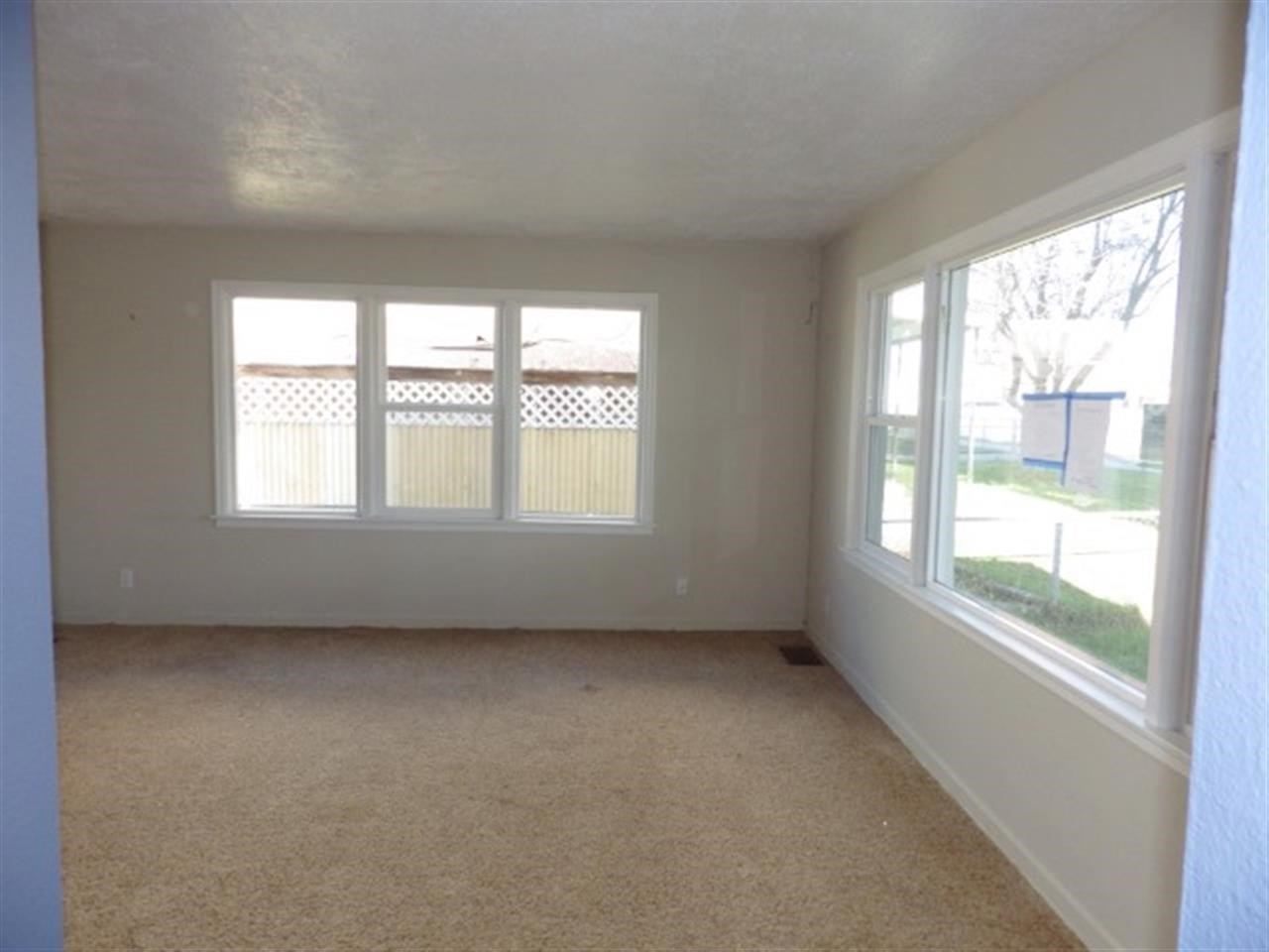 1304 E Lacrosse Ave - Photo 2