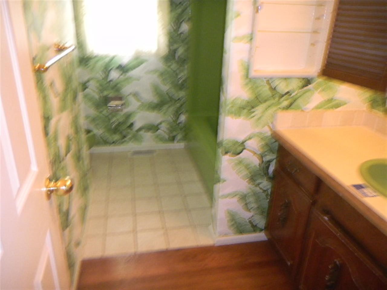 821 E 24TH Ave - Photo 4