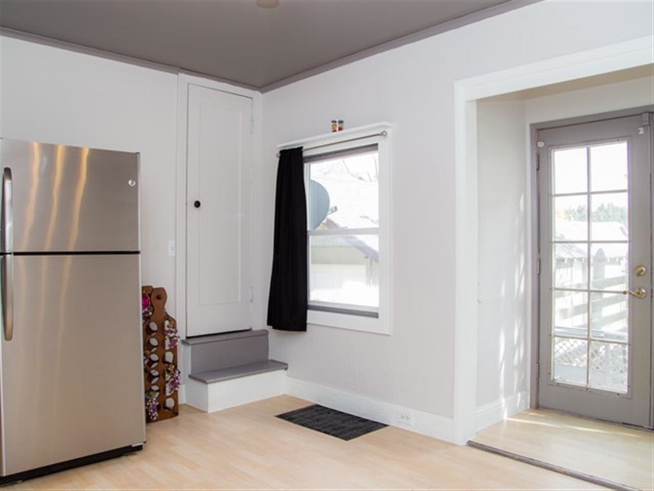 8724 E Main Ave - Photo 5